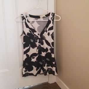 Black and white flower print tank